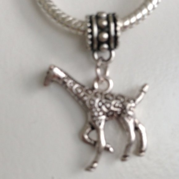 "GIRAFFE" Silver Plated Dangling Charm Bead For European Style Charm Bracelets - Picture 1 of 3